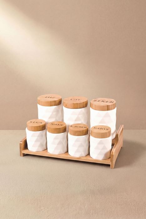 geometrik dokulu porselen baharat takımı bambu kapaklı bambu standlı beyaz kavanoz seti